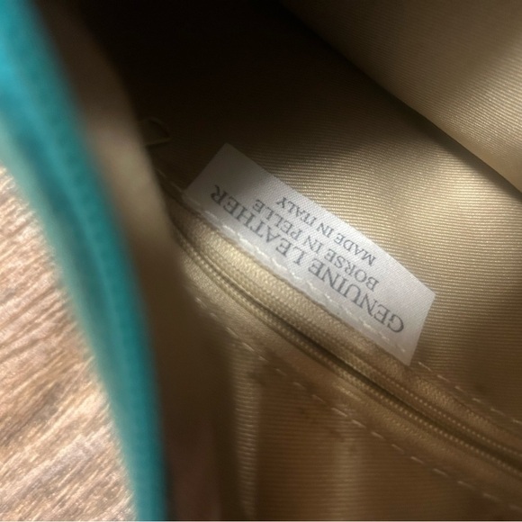 Borse in Pelle small Aqua Shoulder Bag never worn cracked bright waxed leather - Picture 15 of 16